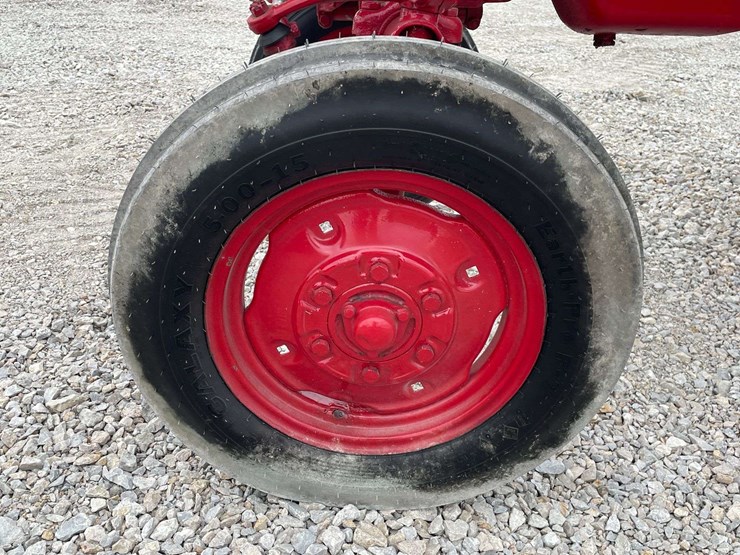 farmall-140-image-15