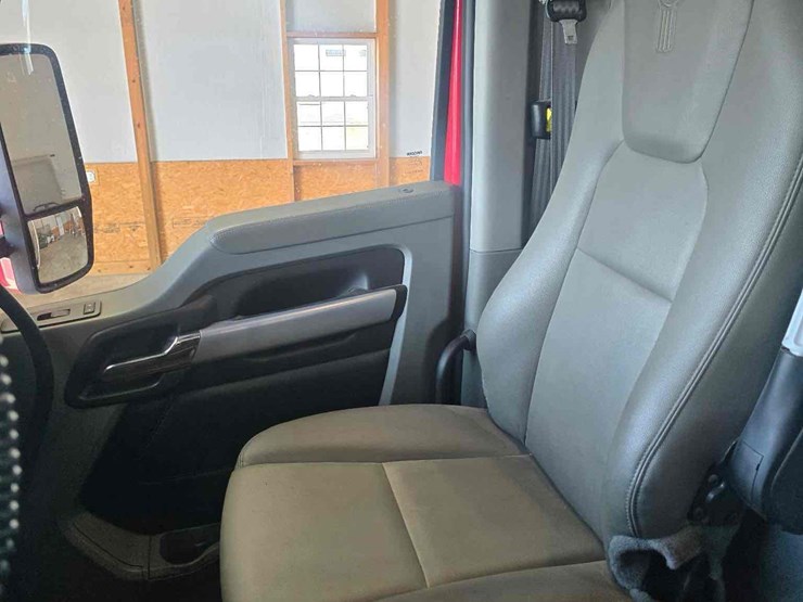 2021-kenworth-t880-image-31