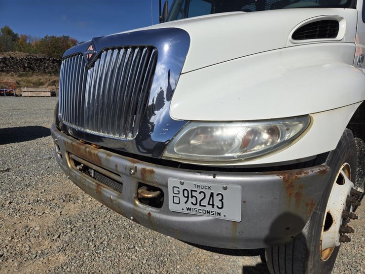 2003-international-durastar-4200-image-10