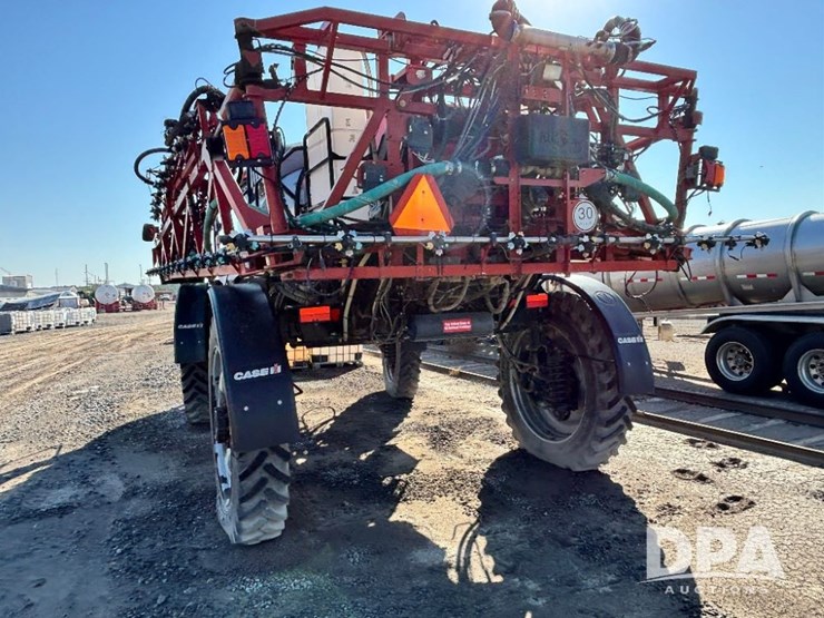 2015-case-ih-patriot-4440-image-12