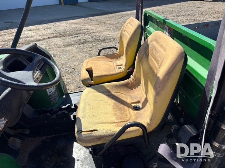 john-deere-gator-image-25