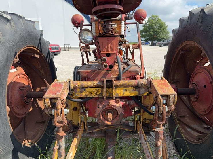 farmall-560-diesel-image-10