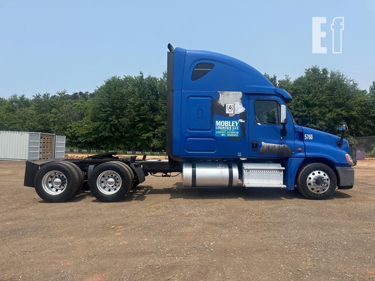 2015-freightliner-cascadia-125-image-3