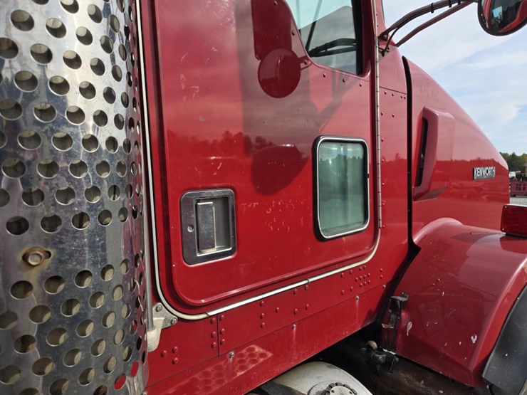 2002-kenworth-t800-image-15