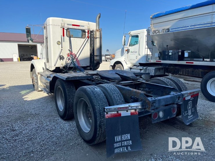 2005-kenworth-t800-image-10