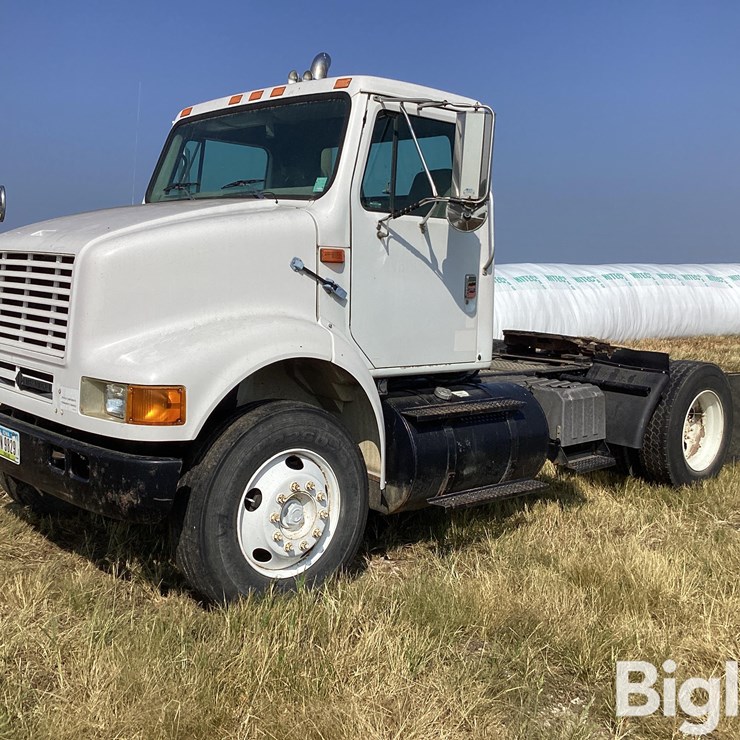 1999 INTERNATIONAL 8100