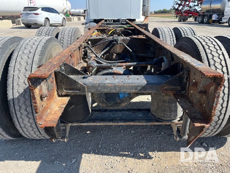 2009-kenworth-t370-image-33