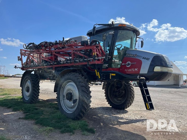 2017-case-ih-patriot-4440-image-5