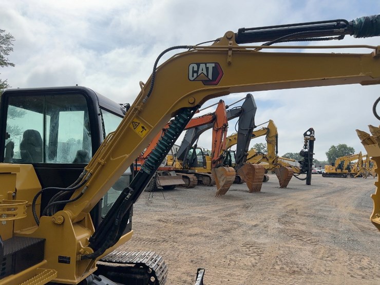 2021-caterpillar-305-image-12