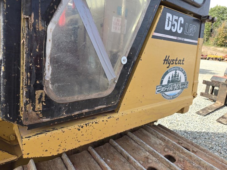2001-caterpillar-d5c-image-17