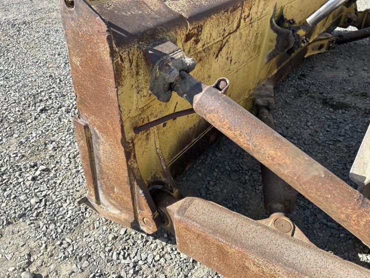 komatsu-d65px-image-21