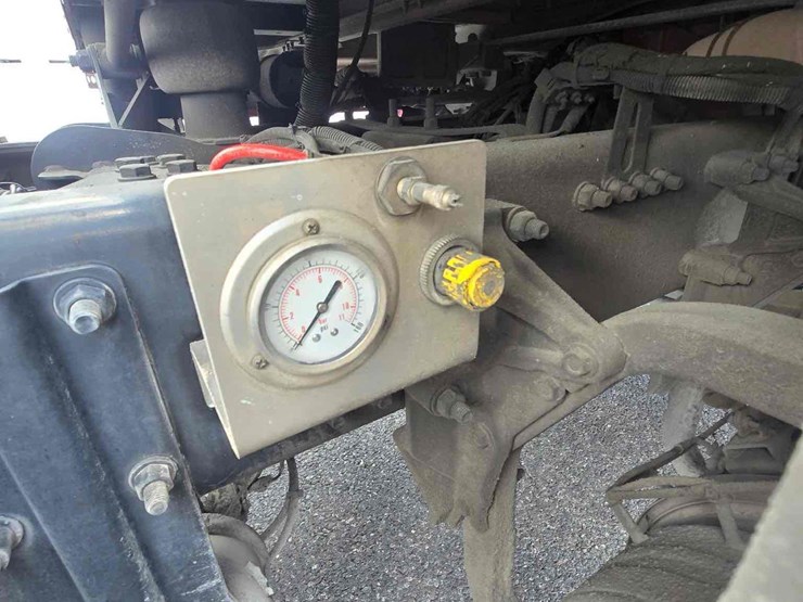 2021-kenworth-t880-image-25