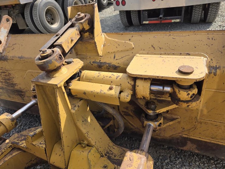 2001-caterpillar-d5c-image-13