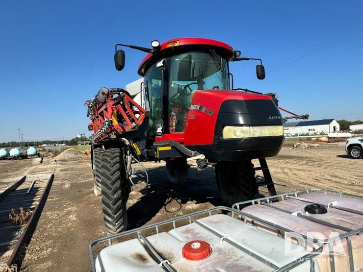 2015-case-ih-patriot-4440-image-4