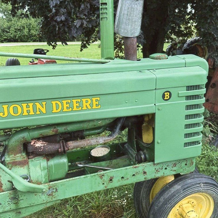 JOHN DEERE B