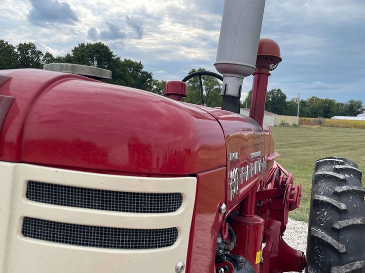 farmall-130-image-11