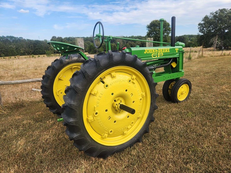john-deere-b-image-4