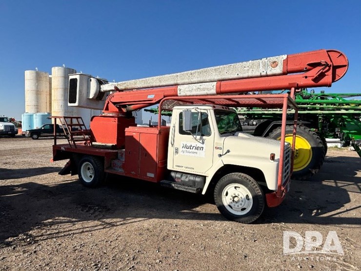 1981-international-1754-bucket-truck-(gp11561,-unit-78228)-image-2