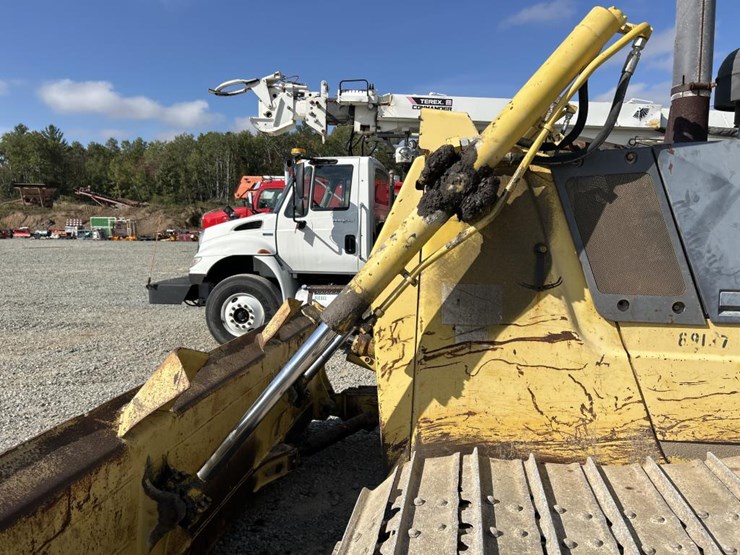 komatsu-d65px-image-16