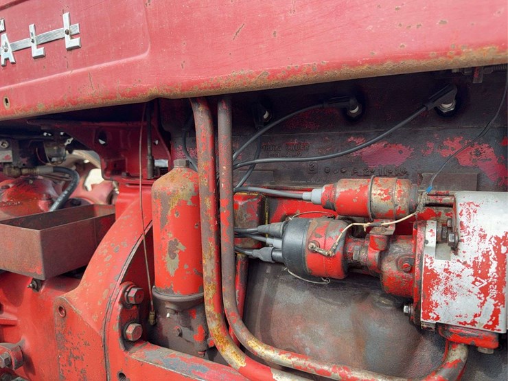 farmall-400-image-33