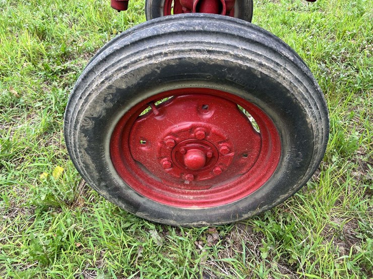 farmall-140-image-26