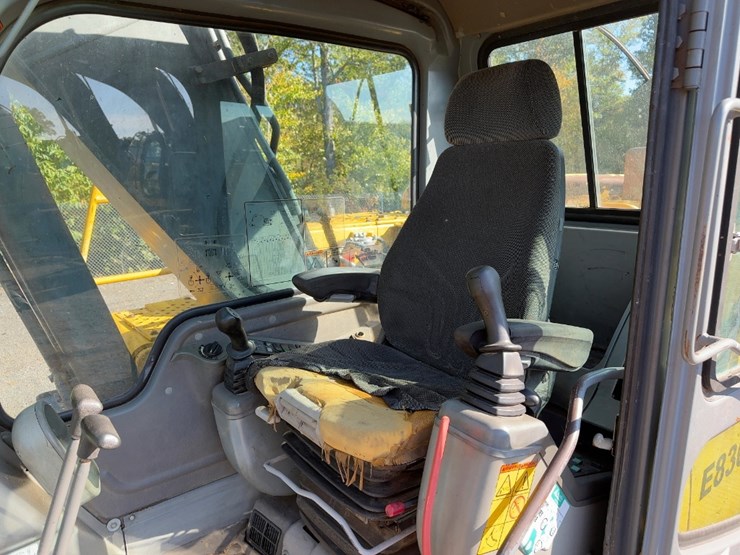2002-volvo-ec150-image-35
