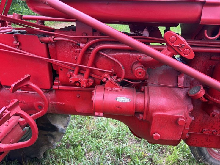 farmall-140-image-35
