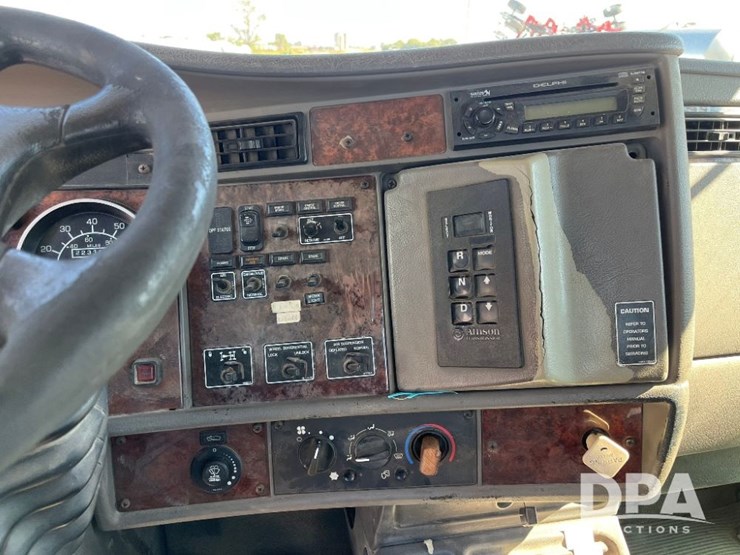 2009-kenworth-t370-image-52