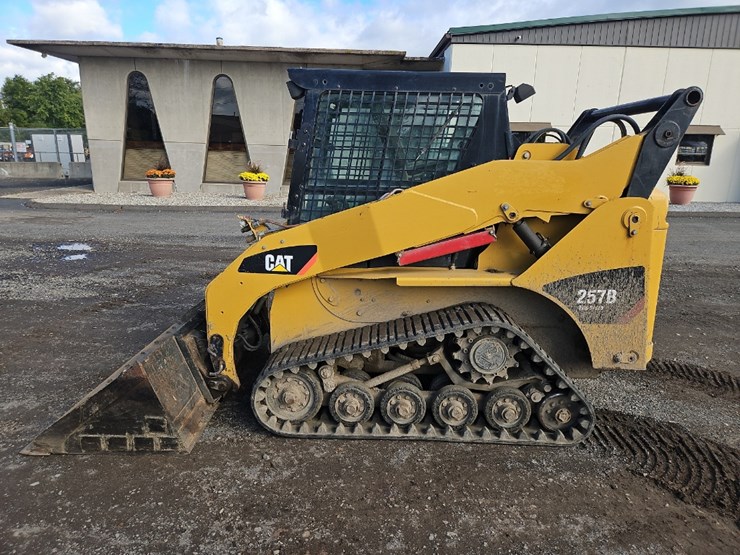 2011-caterpillar-257b3-image-2