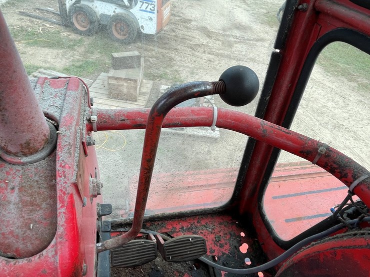 massey-ferguson-510-image-51