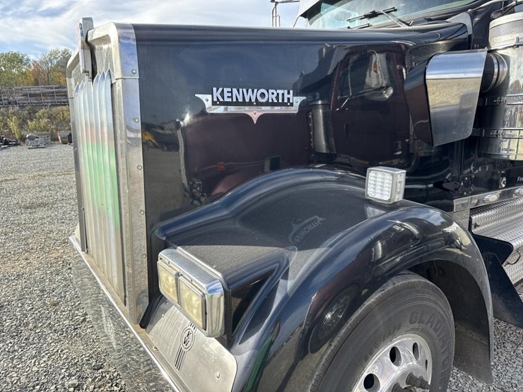 2009-kenworth-w900-image-9