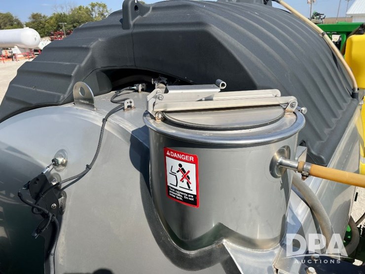 2019-john-deere-r4045-image-61
