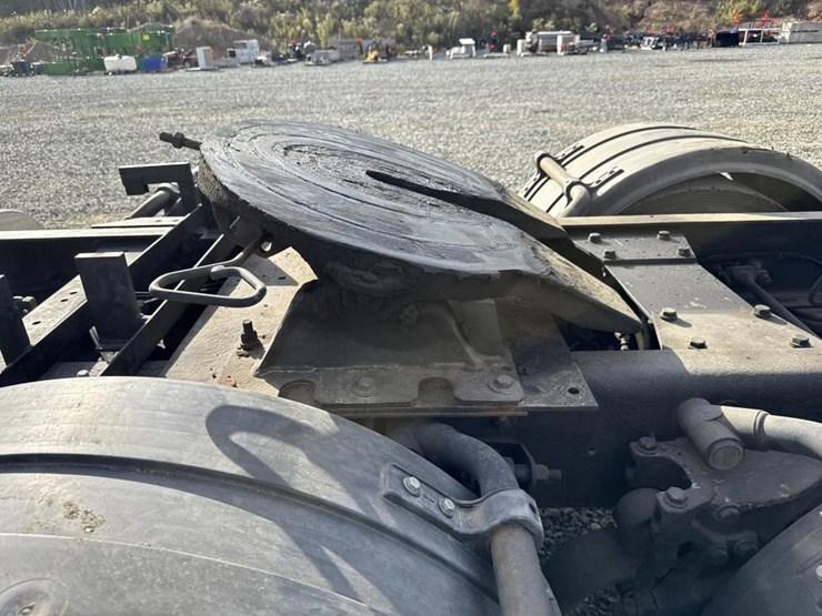 2009-kenworth-w900-image-29