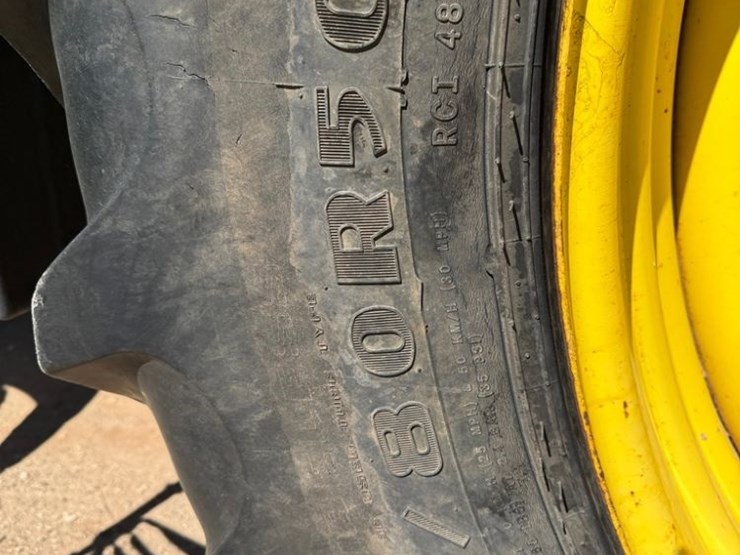 2013-john-deere-8310r-image-12