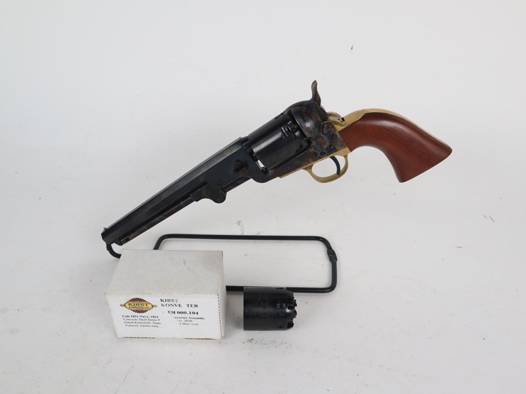 #61-•-#4297-•-pietta-1851-navy-yan36-black-powder-revolver-36-cal-image-2