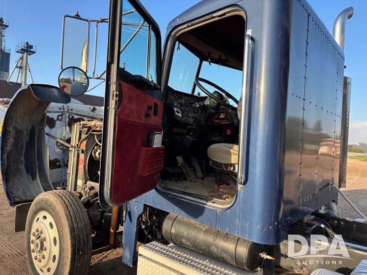 1991-peterbilt-379-image-65