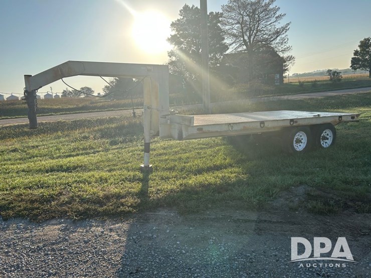 1979-donahue-gooseneck-trailer-(cp1147,-unit-7720)-image-2