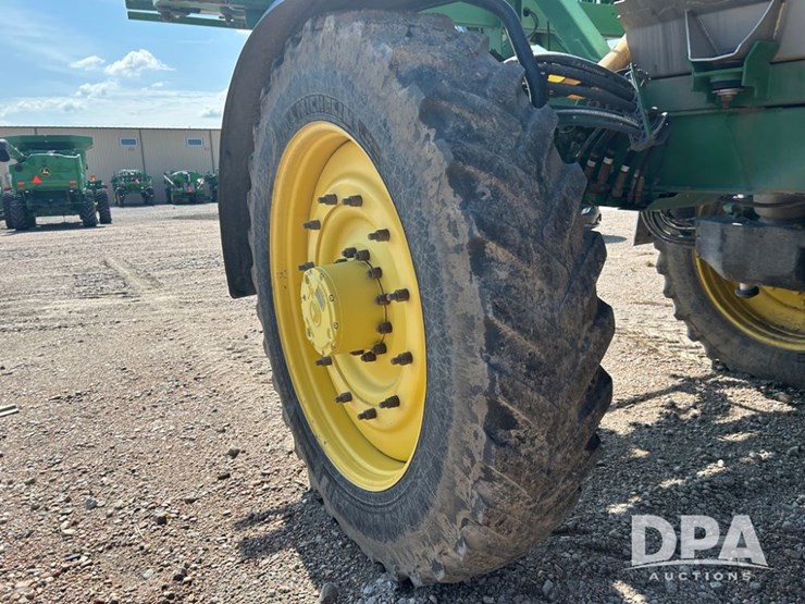 2019-john-deere-r4045-image-13