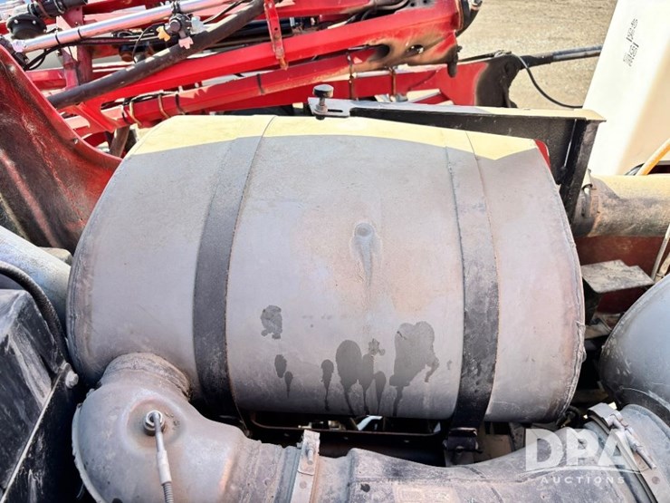 2015-case-ih-patriot-4440-image-105