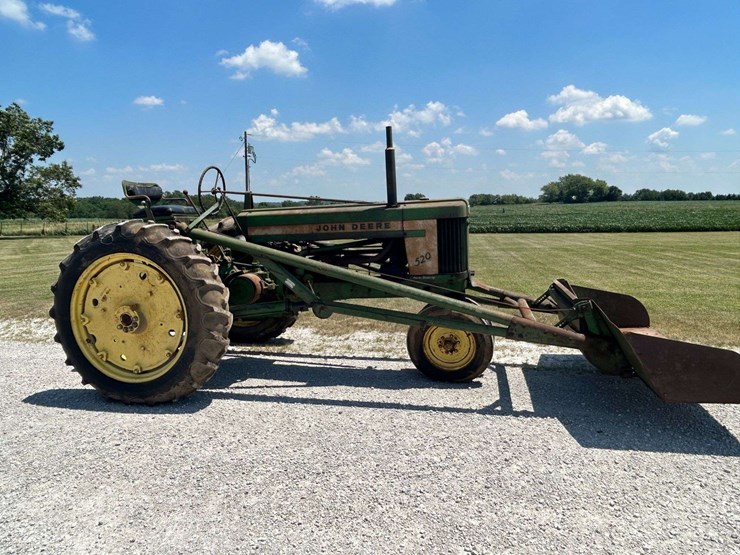 1956-john-deere-520-image-2