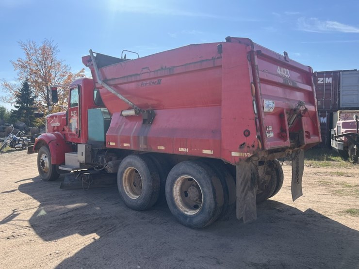 2007-peterbilt-367-image-3