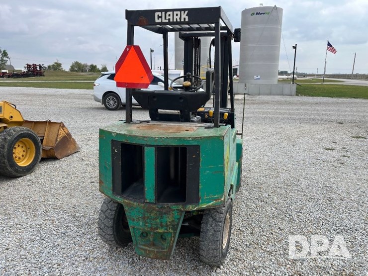 clark-gps25mc-forklift-(jn3106,-unit-3002)-image-6