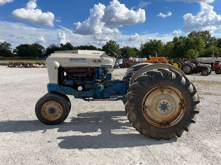 ford-4000-image-2