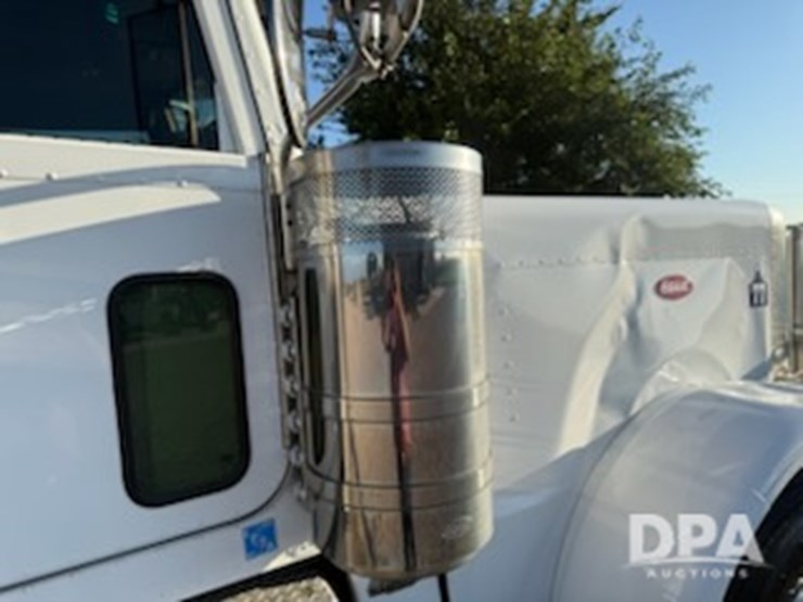 2013-peterbilt-389-truck-(jm627)-image-101