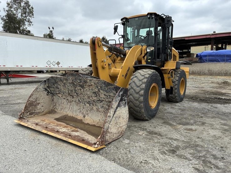 2019-caterpillar-938m-image-1