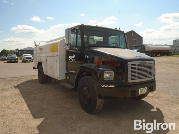 1995-freightliner-fl70-image-3