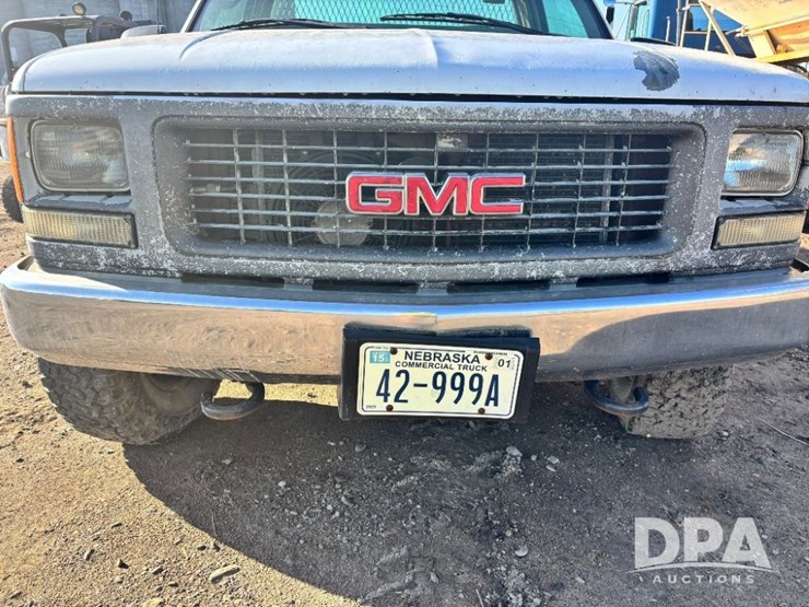 2000-gmc-3500-image-13