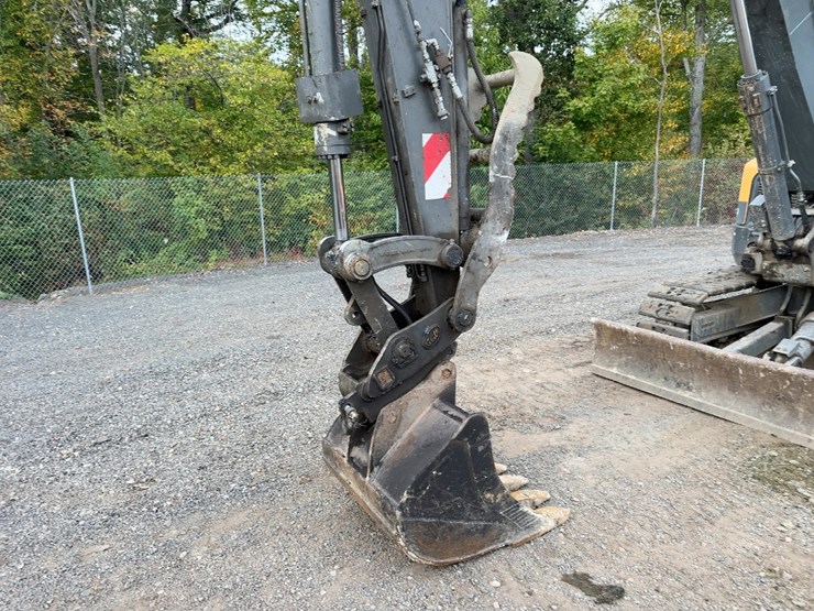 2018-volvo-ecr88d-image-13