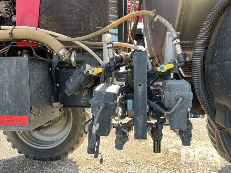 2017-case-ih-patriot-4440-image-29