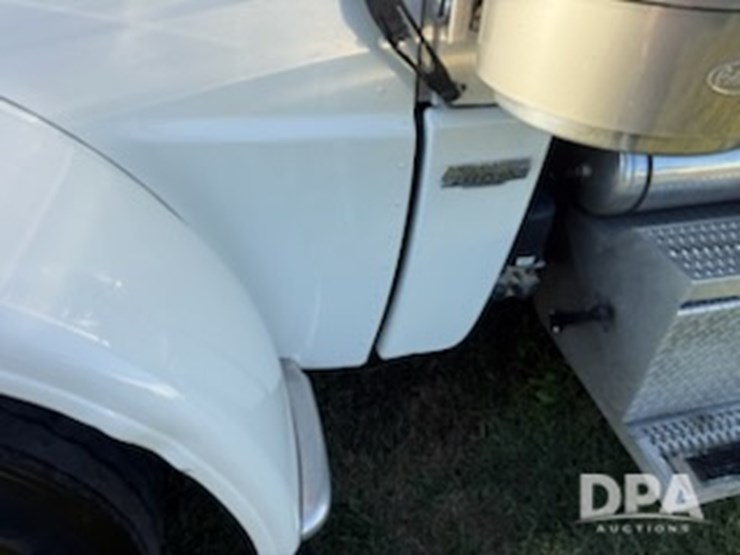 2013-peterbilt-389-truck-(jm627)-image-128